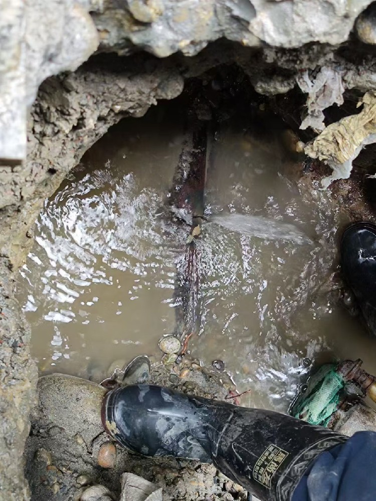 开封本地服务：小区水管漏水检测维修